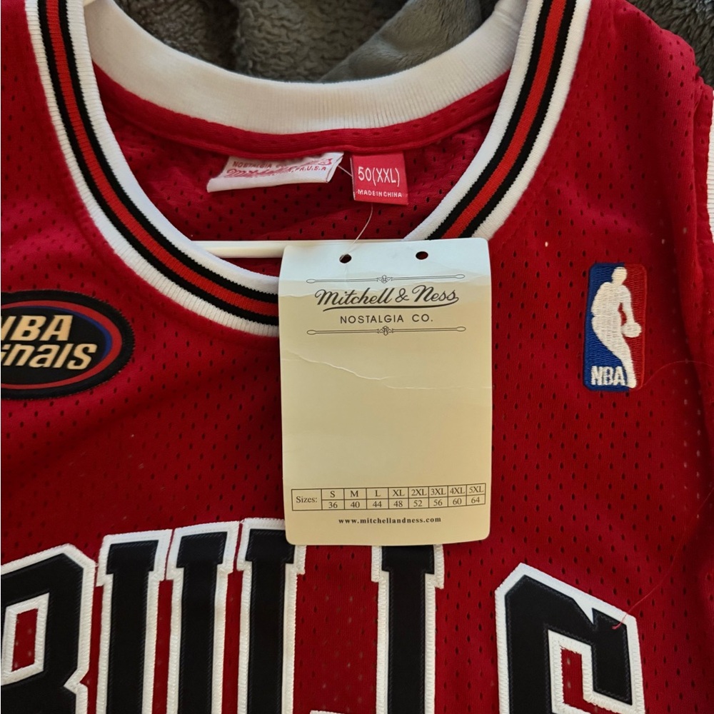 Mitchell & Ness Red 1997-98 Bulls Jersey